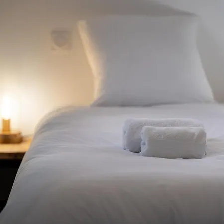 ヴィラ Bains De House & Jacuzzi Steps From The Walk To Town Sleeps 6