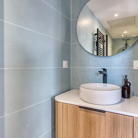 ヴィラ Bains De House & Jacuzzi Steps From The Walk To Town Sleeps 6