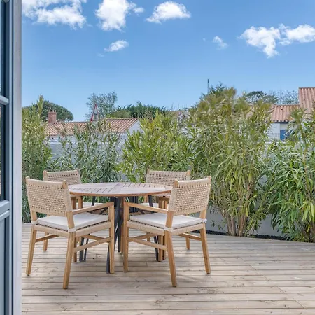 Bains De House & Jacuzzi Steps From The Walk To Town Sleeps 6 ヴィラ サン・ジル・クロワ・ド・ヴィ