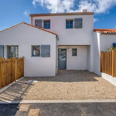 Bains De House & Jacuzzi Steps From The Walk To Town Sleeps 6 * サン・ジル・クロワ・ド・ヴィ