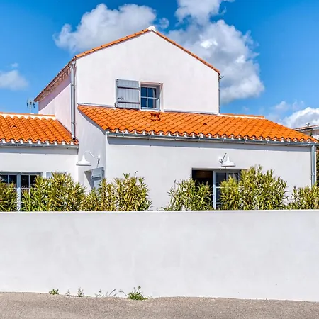 Bains De House & Jacuzzi Steps From The Walk To Town Sleeps 6 *